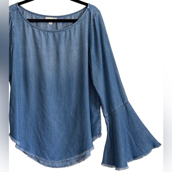 CLOTH & STONE 100% Tencel Lightweight Denim Flounce Sleeve Frayed Hem Top Size L - Picture 4 of 8